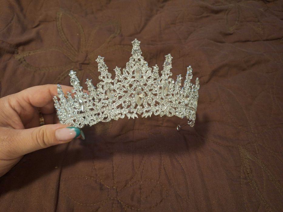 Vand accesorii mireasa
