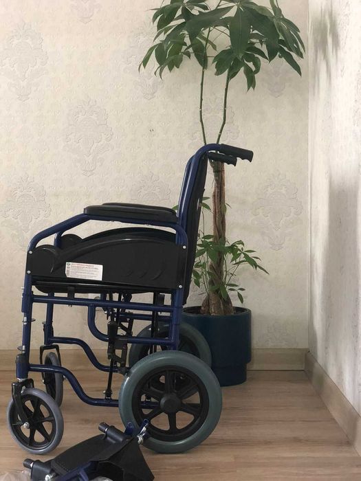Коляска инвалидная (ширина 46 см)