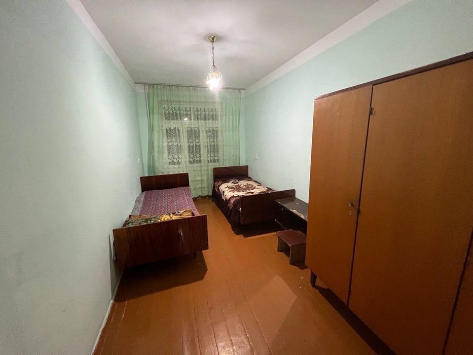 Сдаётся 2x комнатная квартира   
C обстановкой 
В горде Алмалыке