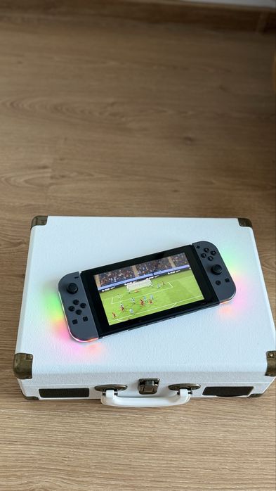 Consola Nintendo Switch +  FC25 ( Fifa 2025 )