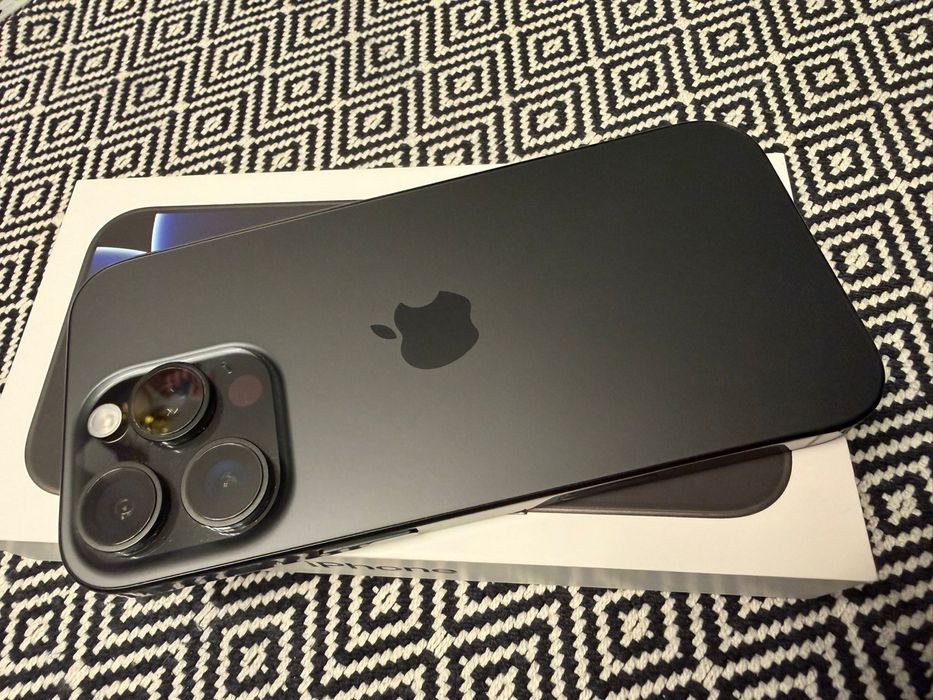 Iphone 16 pro, black titanium, 246 GB
