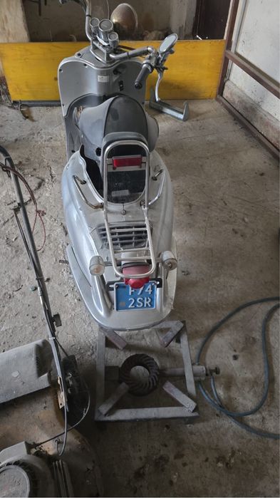 Scuter– pentru reparat / piese