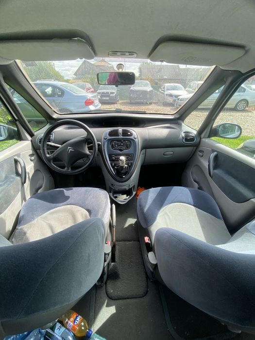 Piese Citroen Xsara Picaso motor 2.0 hdi RHZ an 2004.injetoare bara