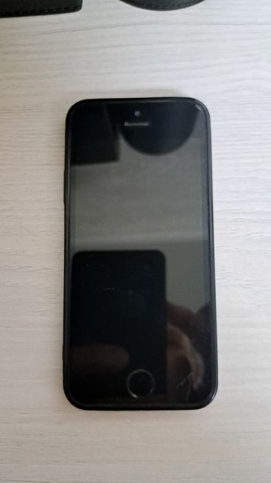 Продам iPhone 5S недорого