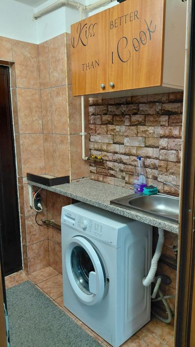 Închiriez Garsoniera