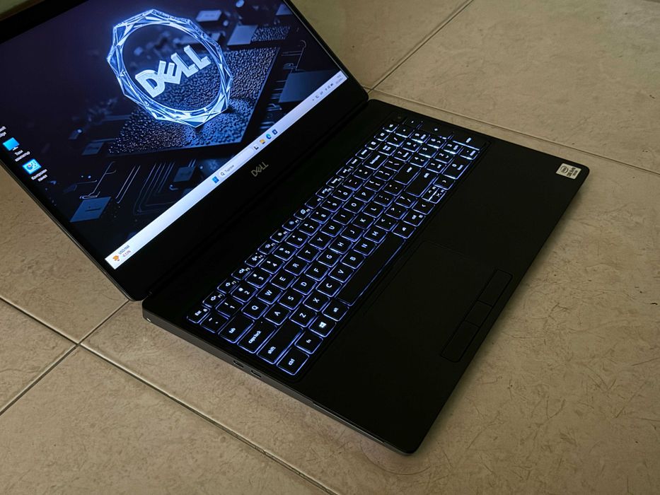 15.6' Full HD Core i9-10885H DELL Precision 7550 - 32GB DDR4/512GB NVMe/RTX 3000 6GB/Бат 6ч
