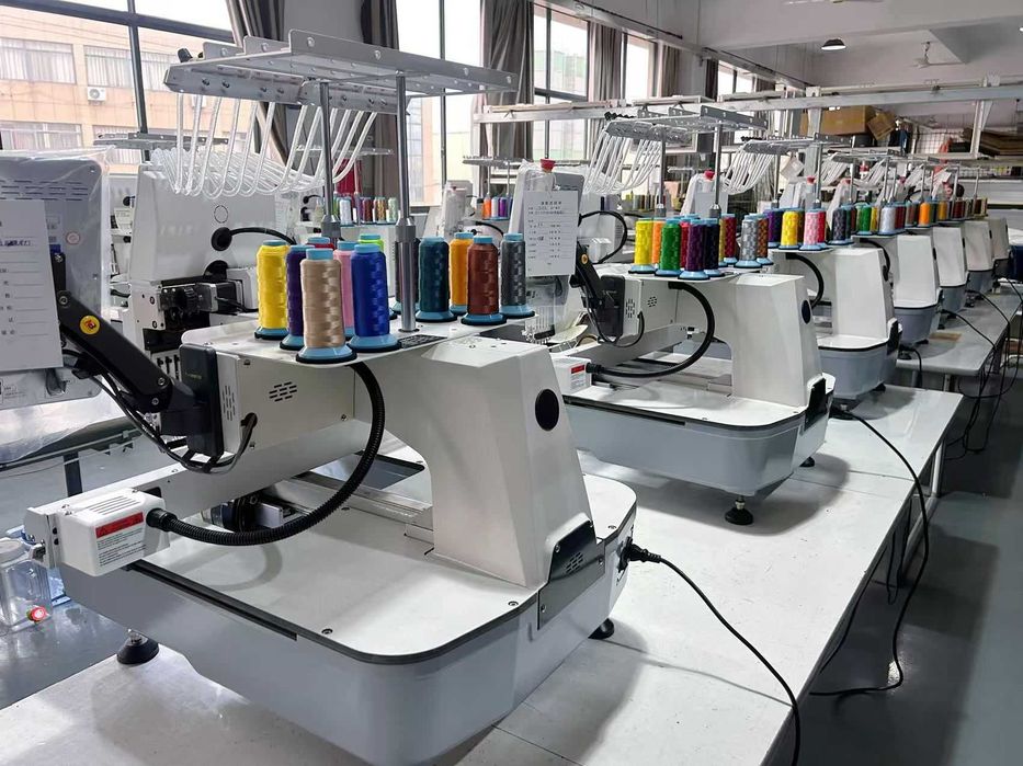 Mașini de brodat FUWEI noi, la cel mai mic preț din România