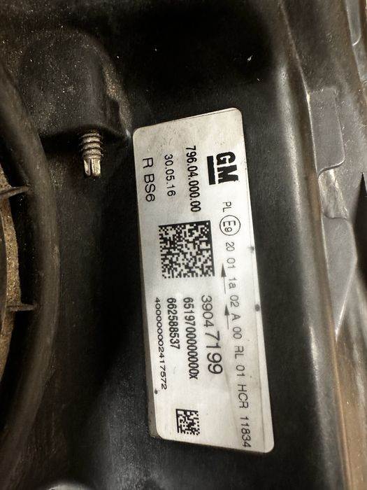 Far dreapta opel astra k..