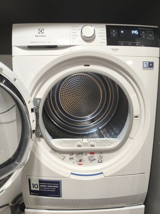 Продавам сушилня Electrolux EW8H358S, серия 800, 8 кг с термопомпа.