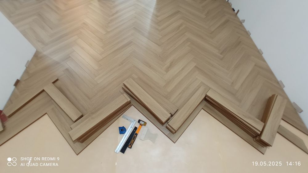 Укладка ламината ёлочкой.