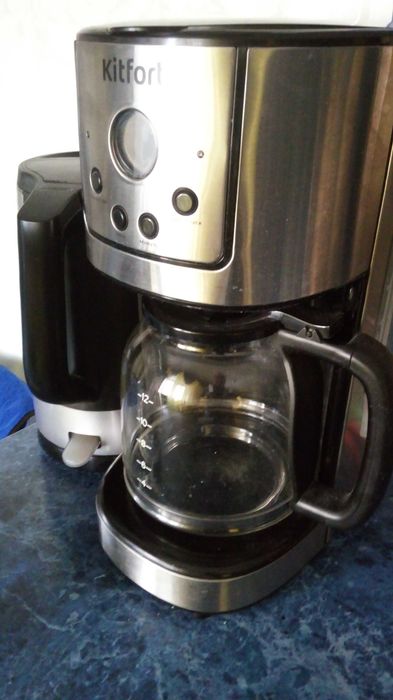 Продам капельную кофеварку KitFort.