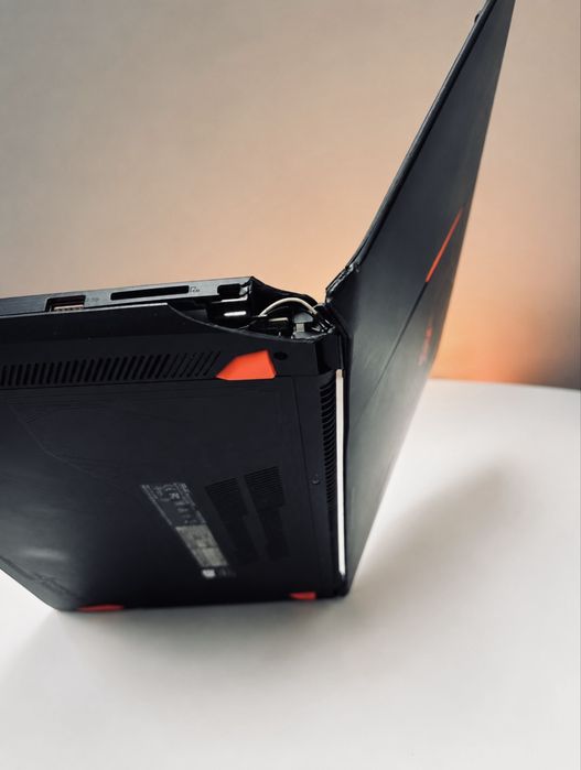 Игровой ноутбук ASUS ROG Strix