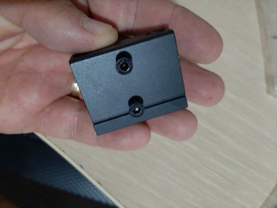 Red dot pliabil de mici dimensiuni