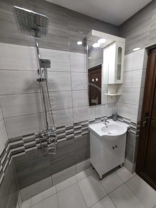Продава се Тристаен апартамент в Пловдив, Каменица 2 - 90 кв.м за 1889 €/кв.м - Снимка #15