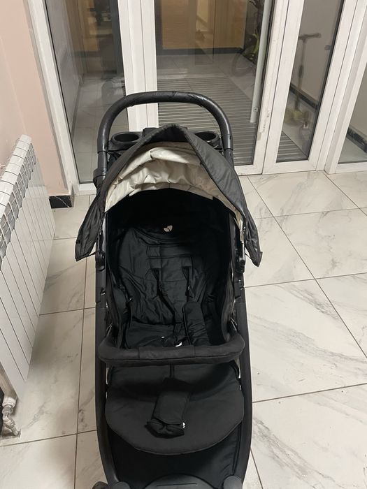 Детская прогулочная коляска