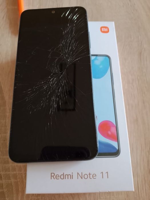 Отдам за символическую стоимость смартфон на запчасти. Цена 2500