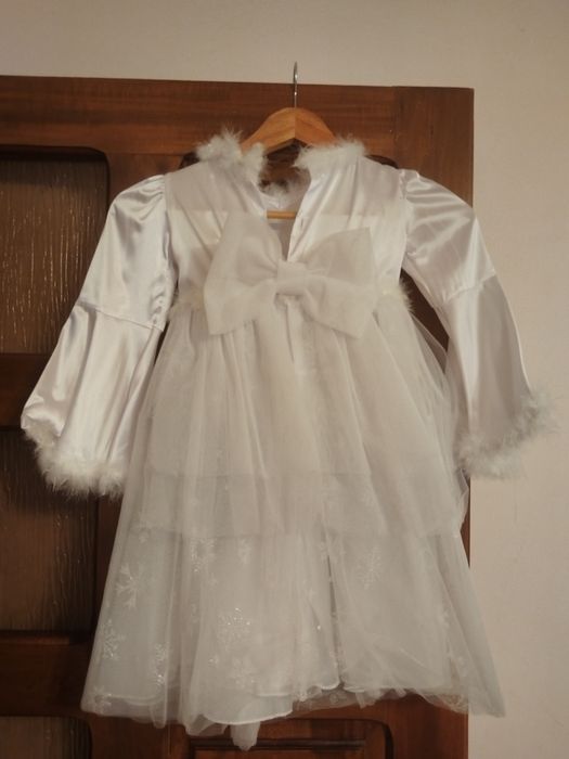 Rochie serbare fulg de nea AndreeaTex 3-4 ani.. 100 lei