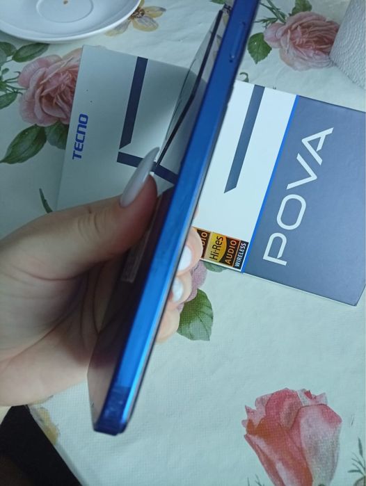 Продам телефон Tecno Pova5
