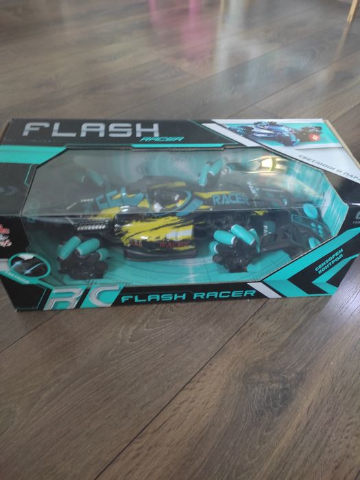 Кола с дистанционно, светлини и пара