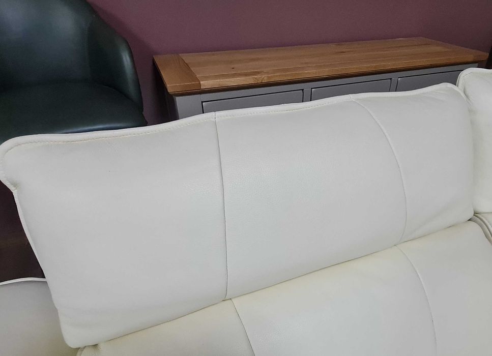 Кремав кожен ъглов диван "Cadenza" с електрически релакиращ механизъм