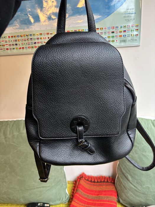 Черна раница от екокожа