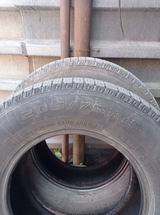 Продам колеса. Всесезонные. 2 шт.