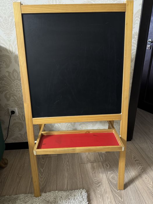 Детский стол, стул и мольберт Ikea