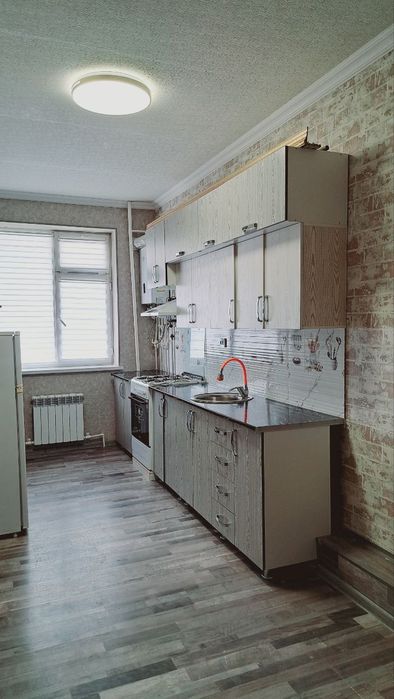 3 xonali kvartira sotiladi