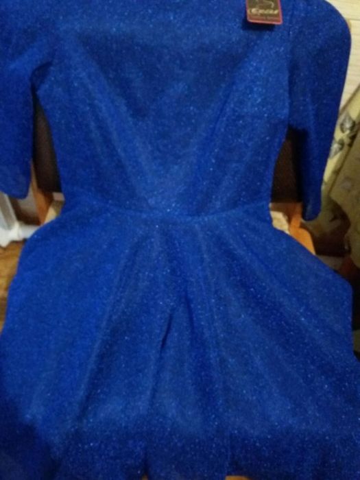 Продам новое платье