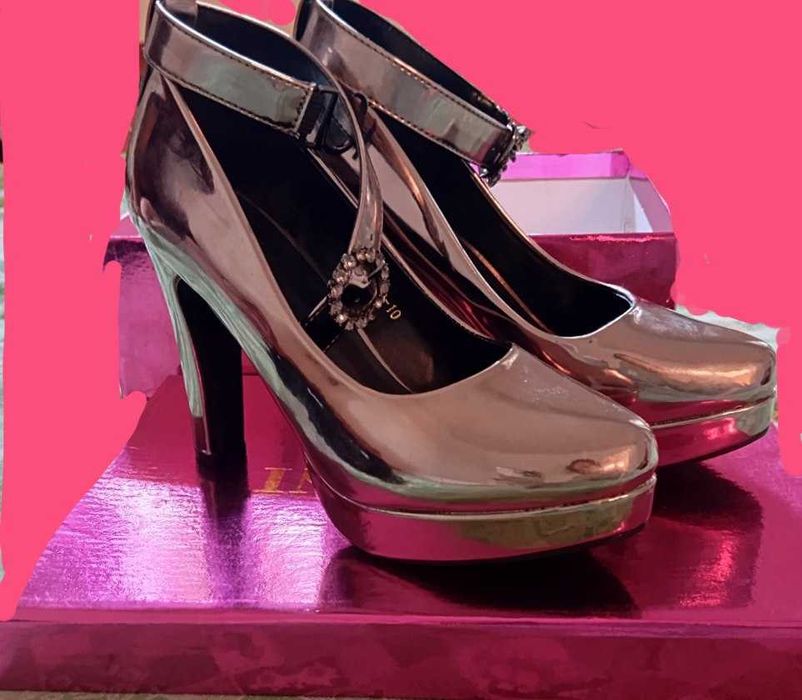 Tufli Bessoni kablok yangi