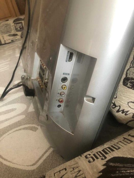 Продам телевизор Samsung диагональ 81