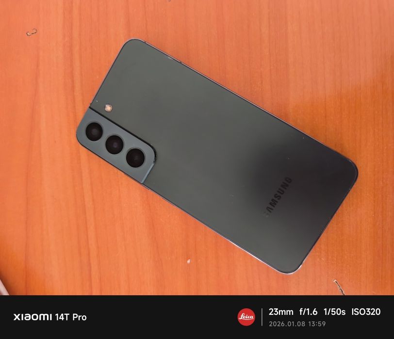 Продам Samsung s22