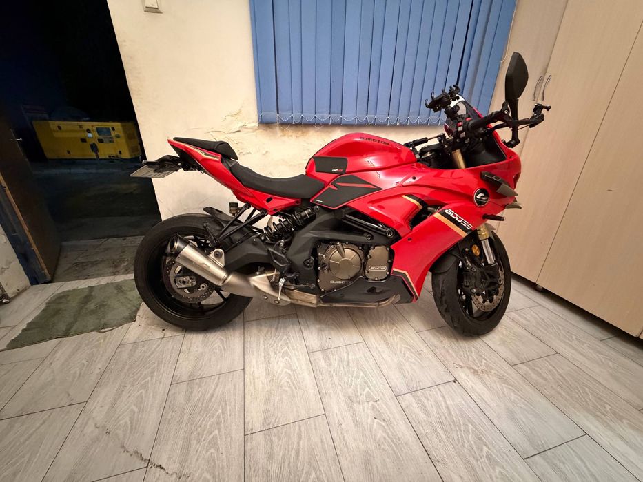 QjMotor 600 SS Sotiladi!