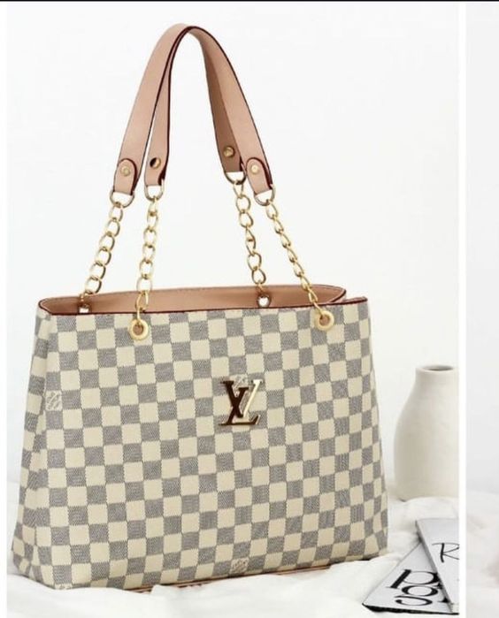 Poșete dama LV în stoc