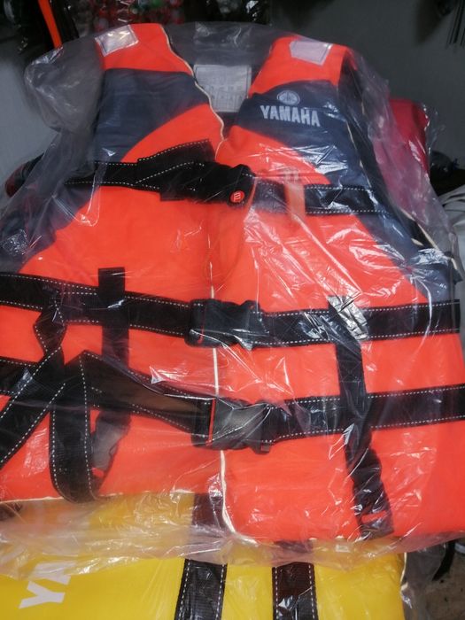 Спасательный желет