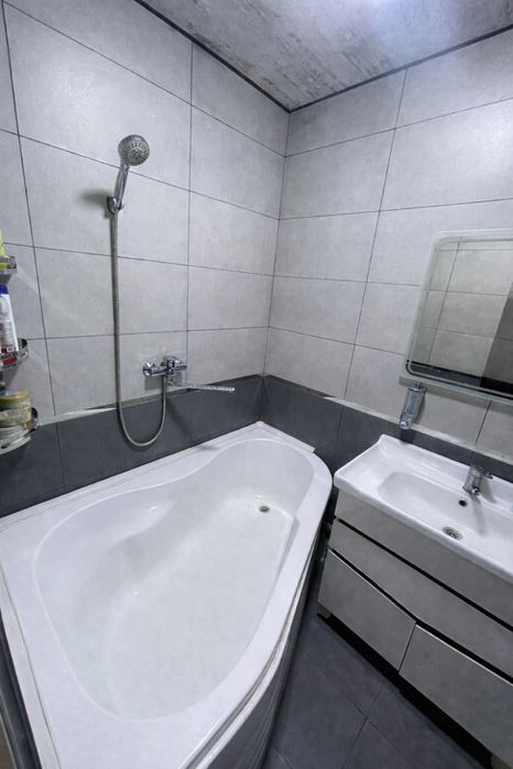 Икки хонали квартира янги ремонт билан сотилади