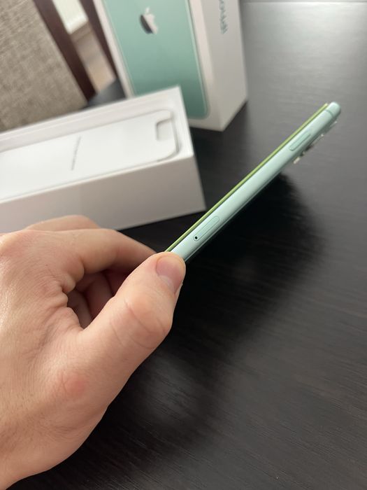 Vand Iphone 11 ca nou!