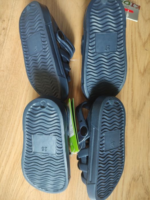 Нови бебешки сандали adidas