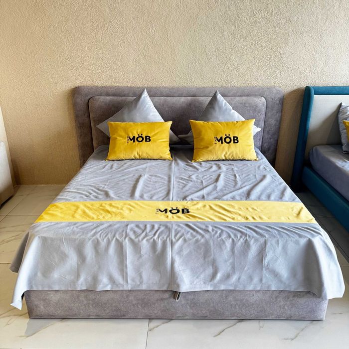 Кровать с мягкой обивкой 200х180