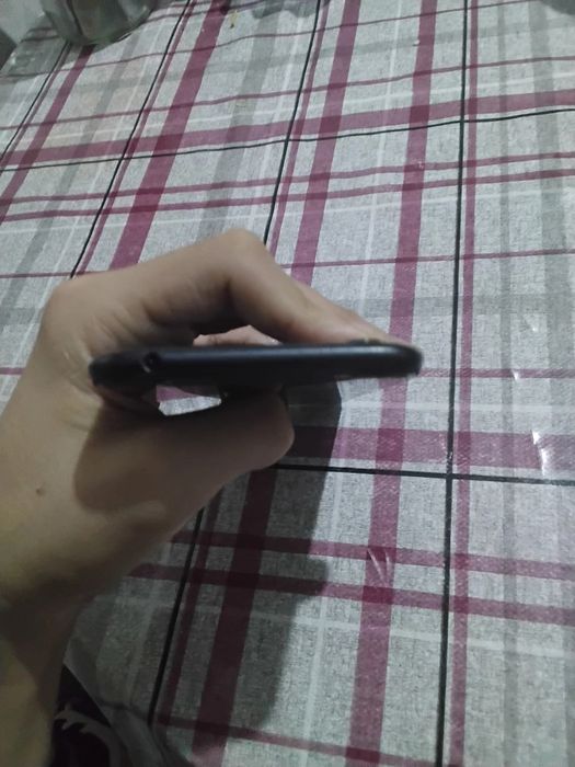 Продам телефон oppo a71 срочно