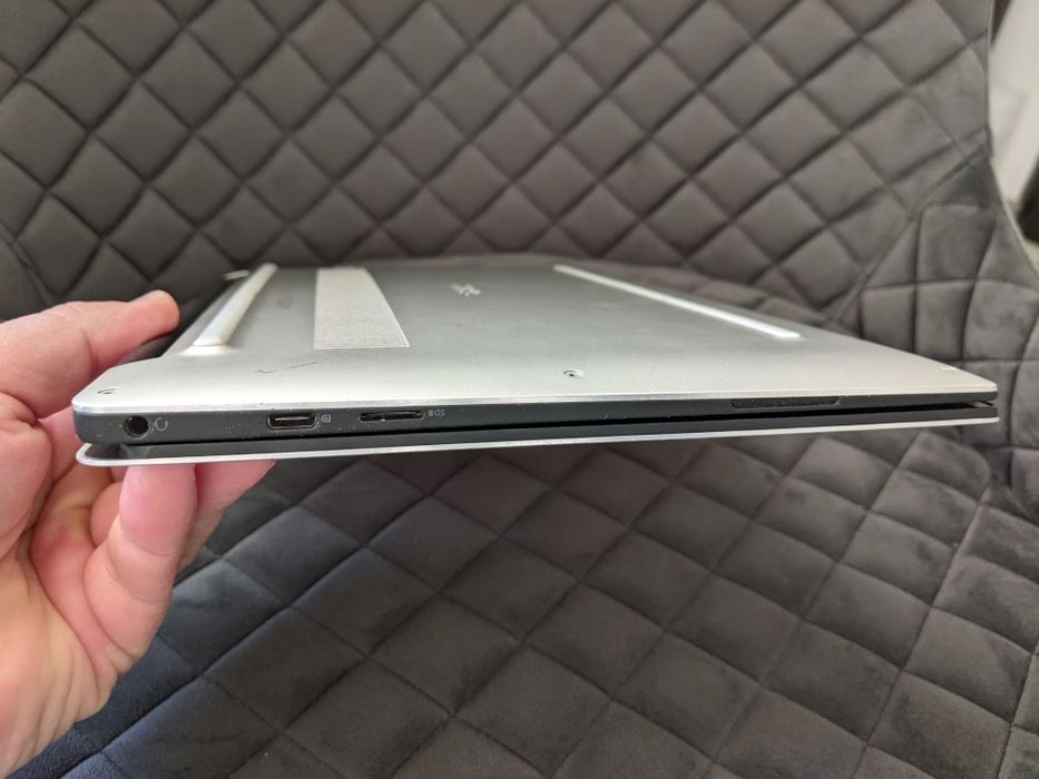 DELL XPS 13 9370 i7-8550U Notebook 33,8 cm (13.3") Full HD 8 GB RAM 256 GB SSD Windows 11 Pro - bateria necesita inlocuire