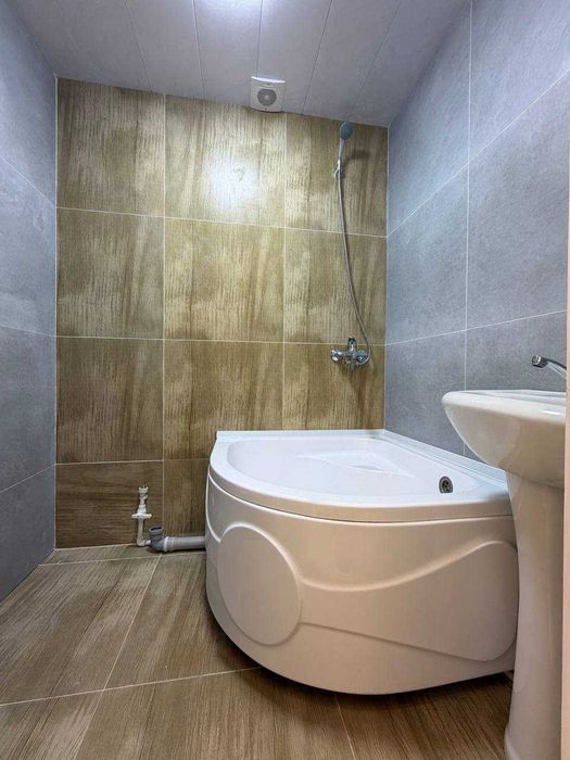 СРОЧНО !! Продается квартира в Яшнабаде 1/1/5 ( 40 кв/м ) Авиасозлар 2