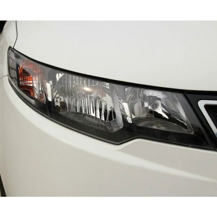 Стекла фар Kia cerato 09-12г