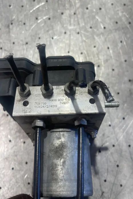 Pompa ABS A906 900 48 04 Mercedes-Benz Sprinter 2011
