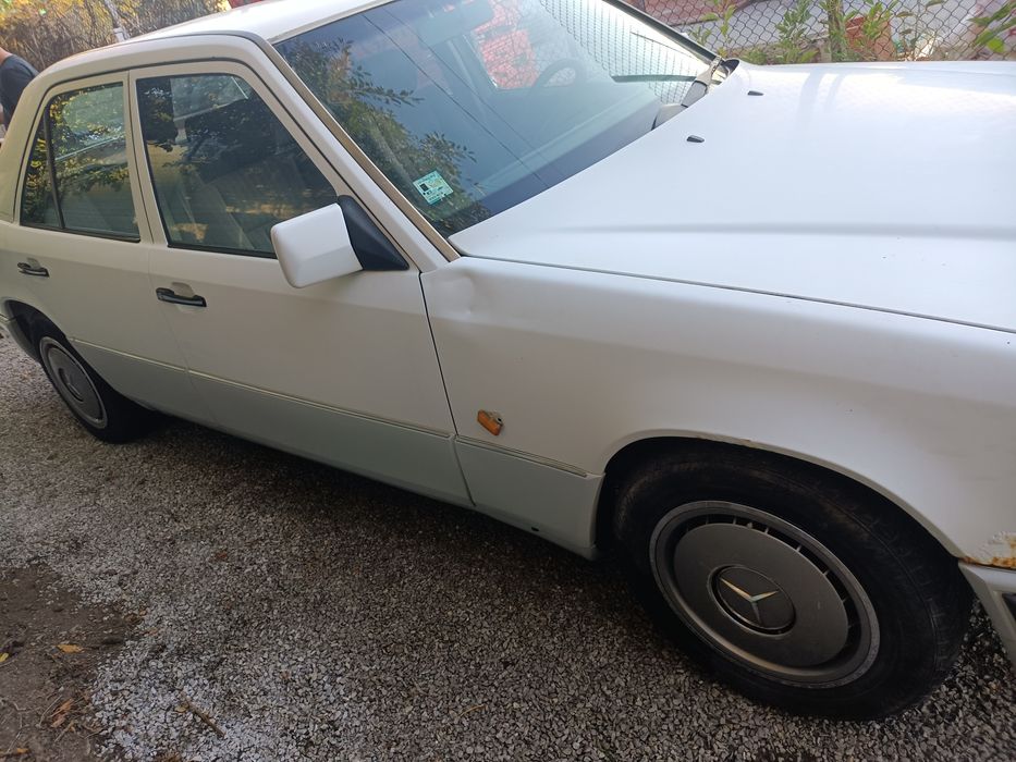 Мерцедес 124 на части