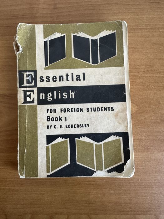 К олекция от речници и учебници по езици и право