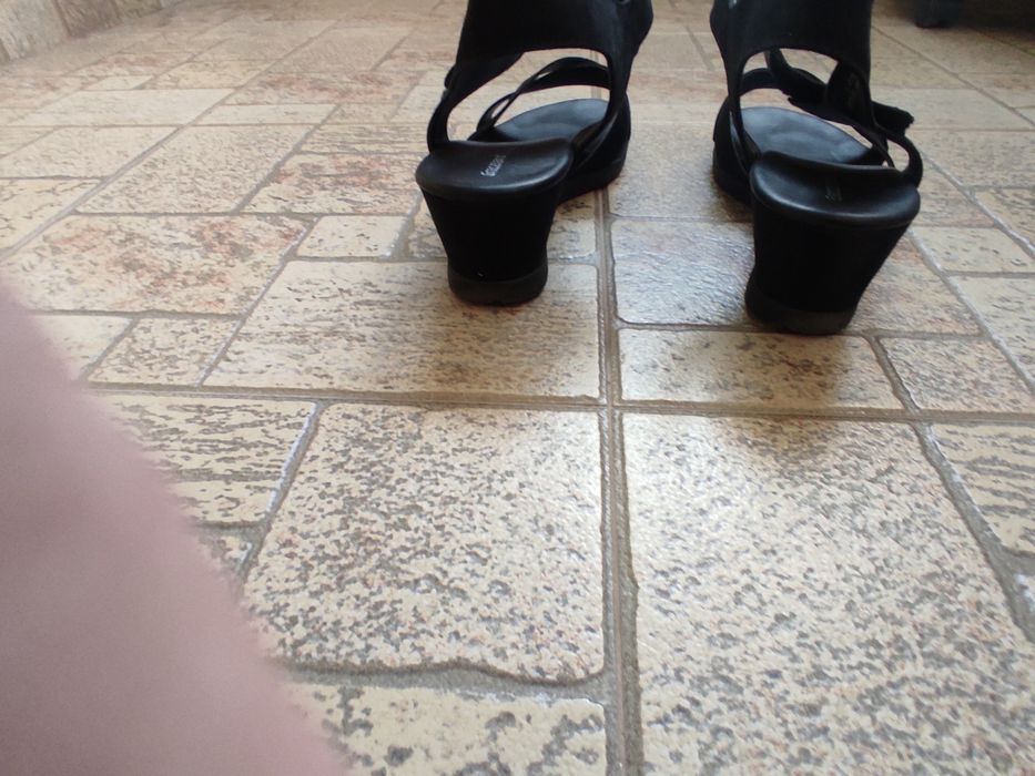Велурени сандали Deichmann номер 43