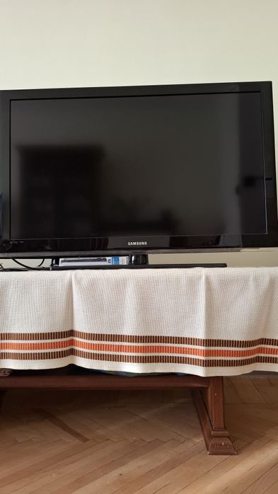 Два ЖК-Телевизора Samsung