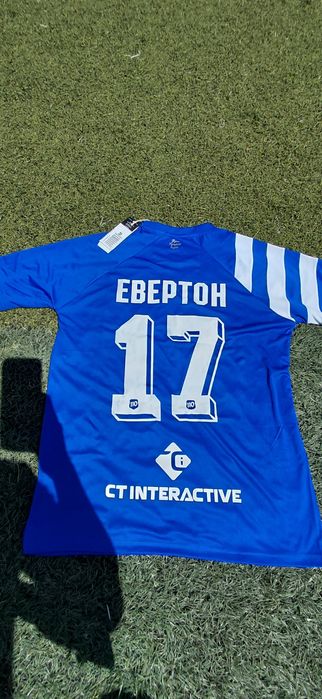 Фланелки на Левски с Майкон и Евертон Бала на гърба