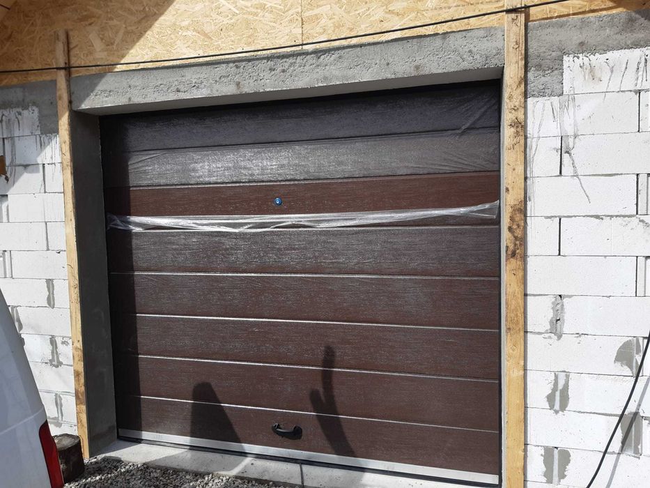 Uși de garaj secționale